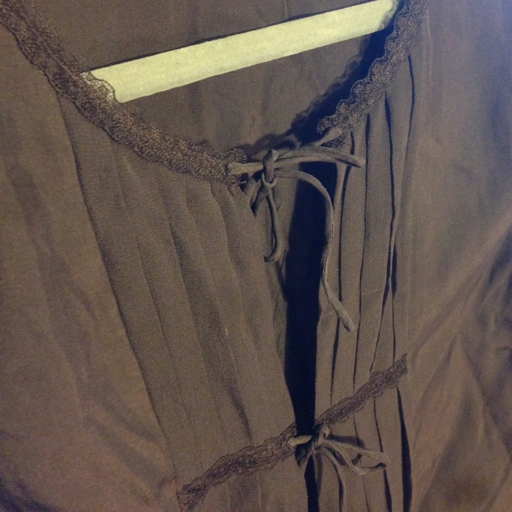 Old Navy Brown Short Sleeve Tie-Front Blouse - Picture 2 of 6